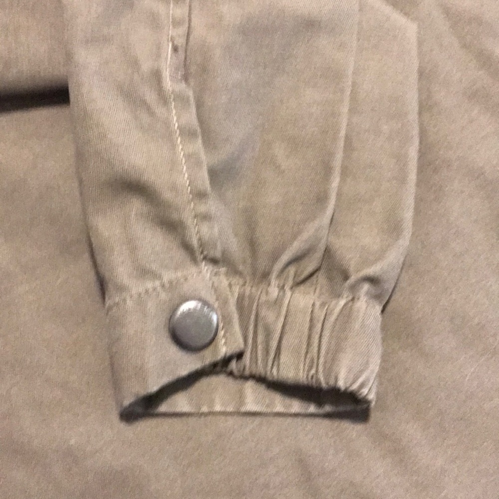 Volcom Boy’s Lightweight Full Front Zip CLosure - Picture 7 of 8